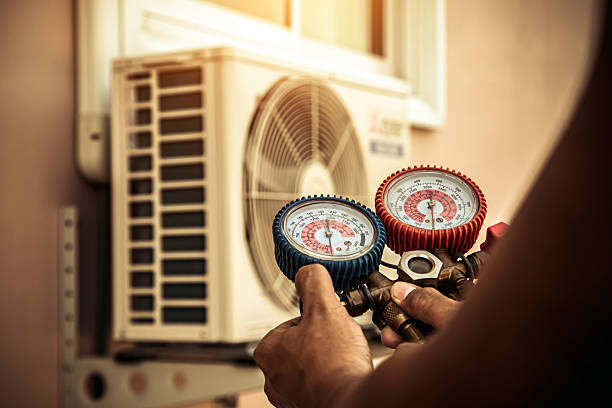 Professional Hvac Installation technician working in Jacksonville, IL